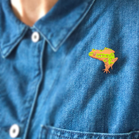 Archeys Frog Rimu Brooch