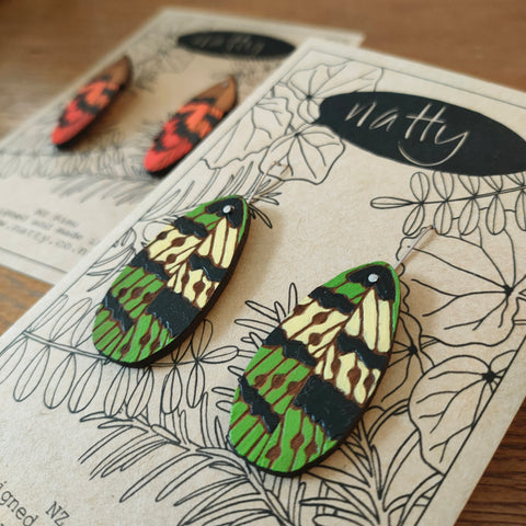 Kākāpō feather Rimu earrings