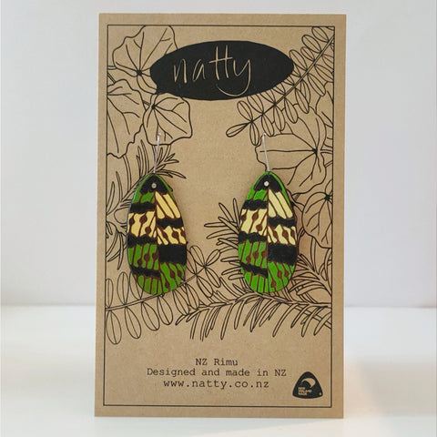 Kākāpō feather Rimu earrings