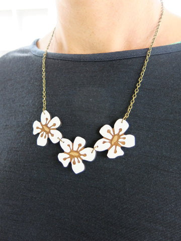 Triple Manuka Flower Necklace